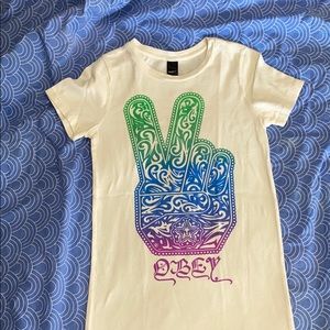 Women’s large Obey shirt